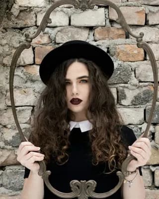 Iva V