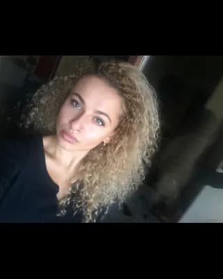 Mia A