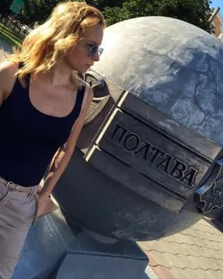 Larisa N