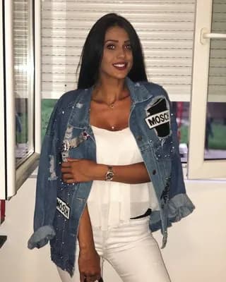 Jovana R