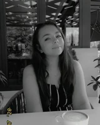 Mia M
