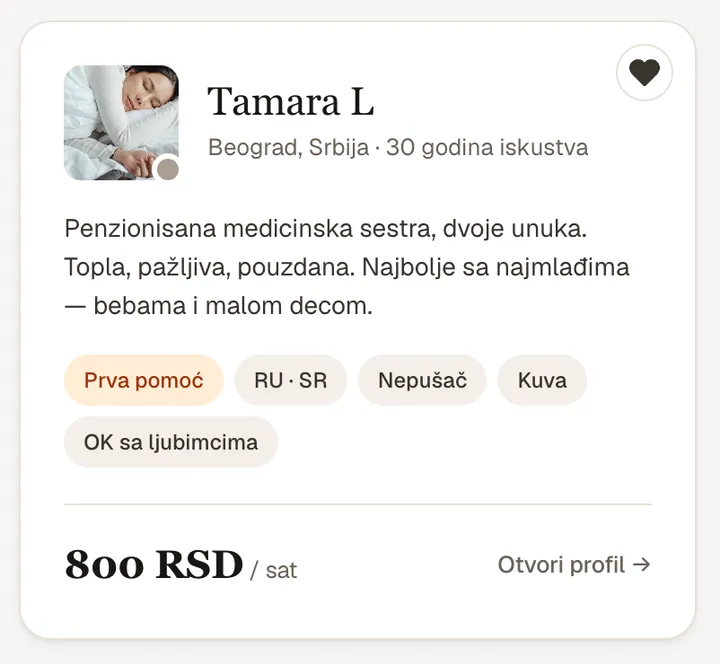Kartica siterke na /sitters sa istaknutom ikonicom srca u gornjem desnom uglu.