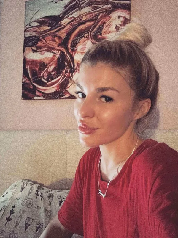 Izdvojena siterka, Maja Č.